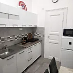 Cozy Flats Near Kazinczy Downtown *